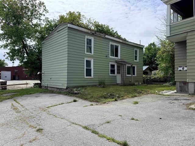Listing photo 3 of 32 Berlin Street